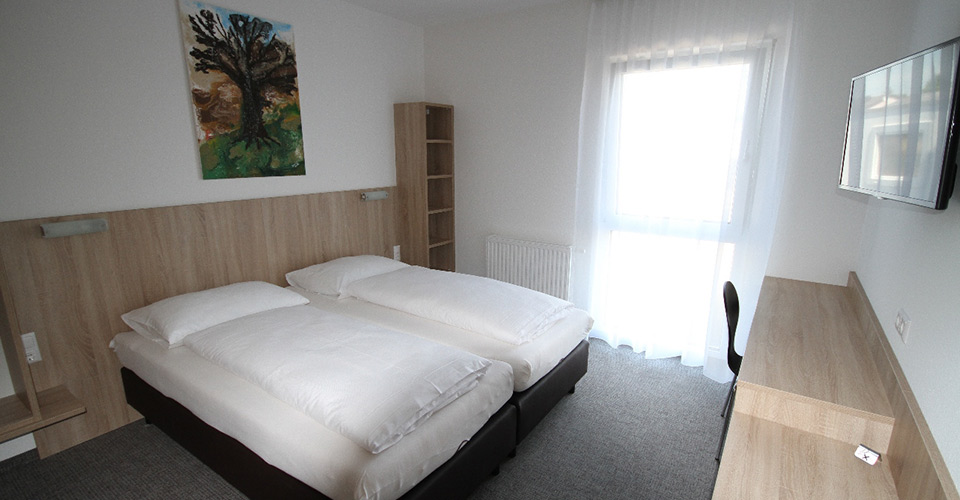 rundgang-motelmarchegg-zweibettzimmer